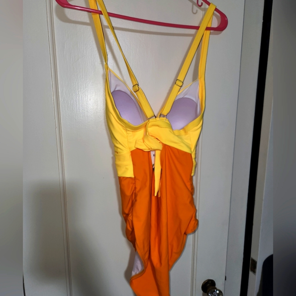 Amazon Swimsuit - Picture 3 of 4